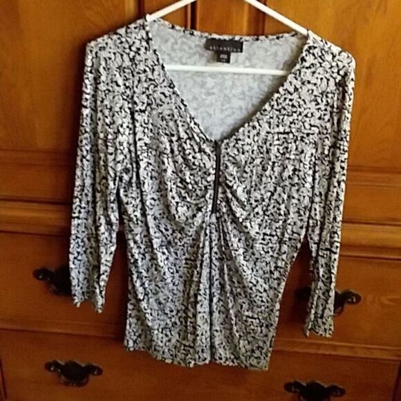 5/$15 Attention womens large black and white zip front blouse - Picture 1 of 7